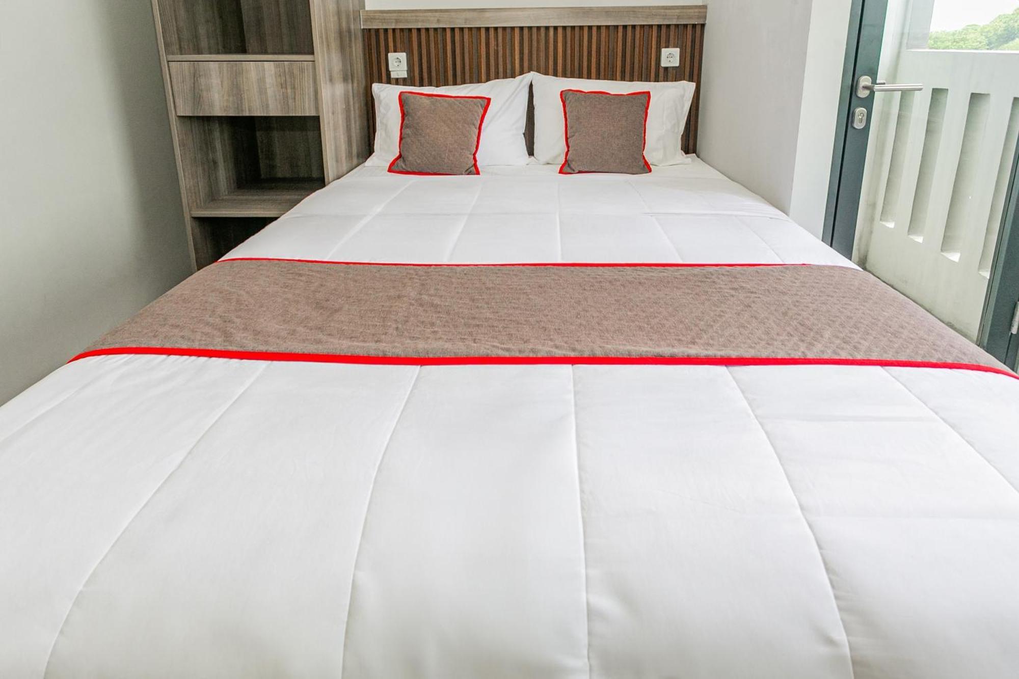 Hotel O Apartment Riverdale Cikarang Near Sgc Mall Бекаси Екстериор снимка