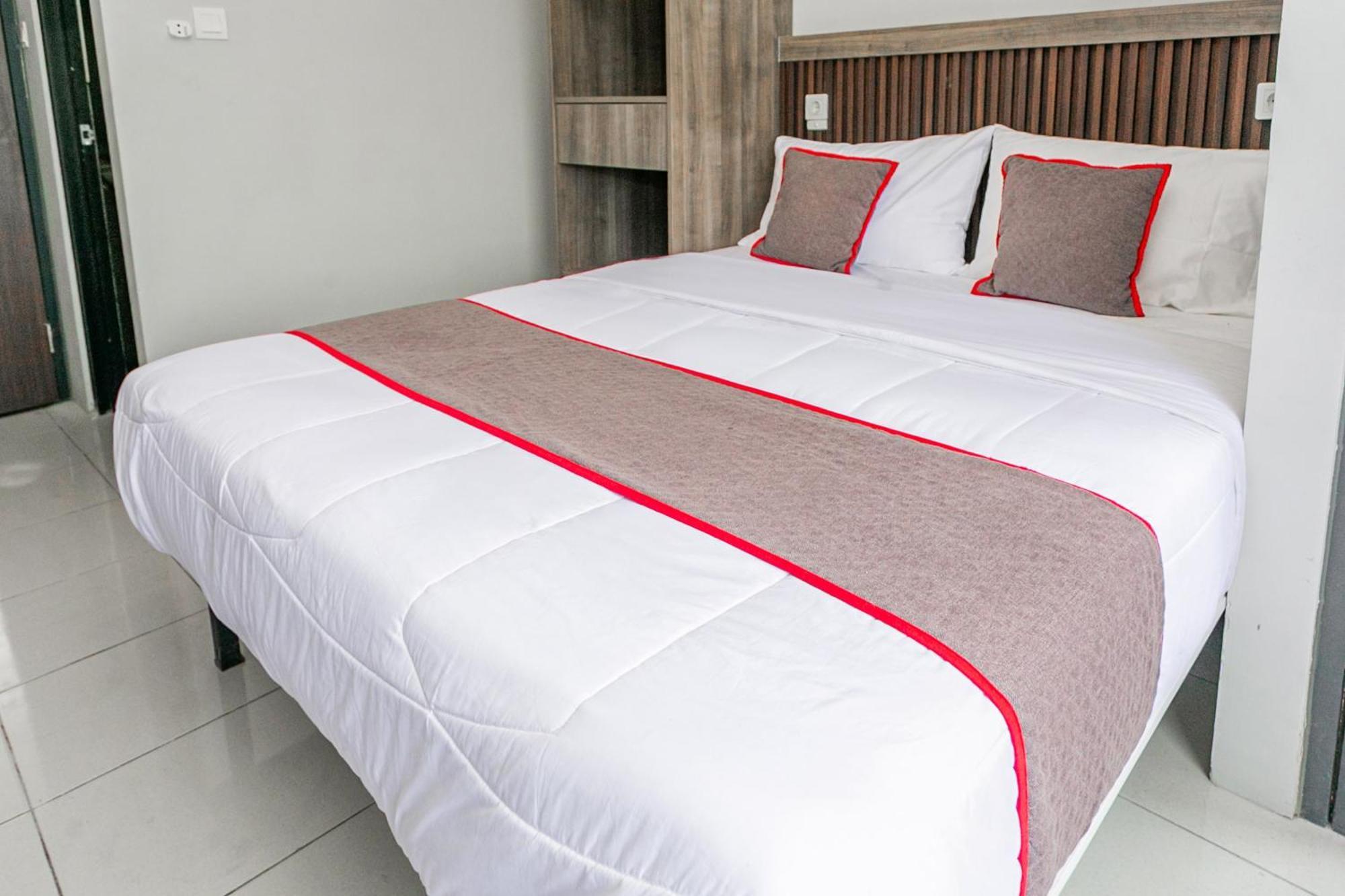 Hotel O Apartment Riverdale Cikarang Near Sgc Mall Бекаси Екстериор снимка