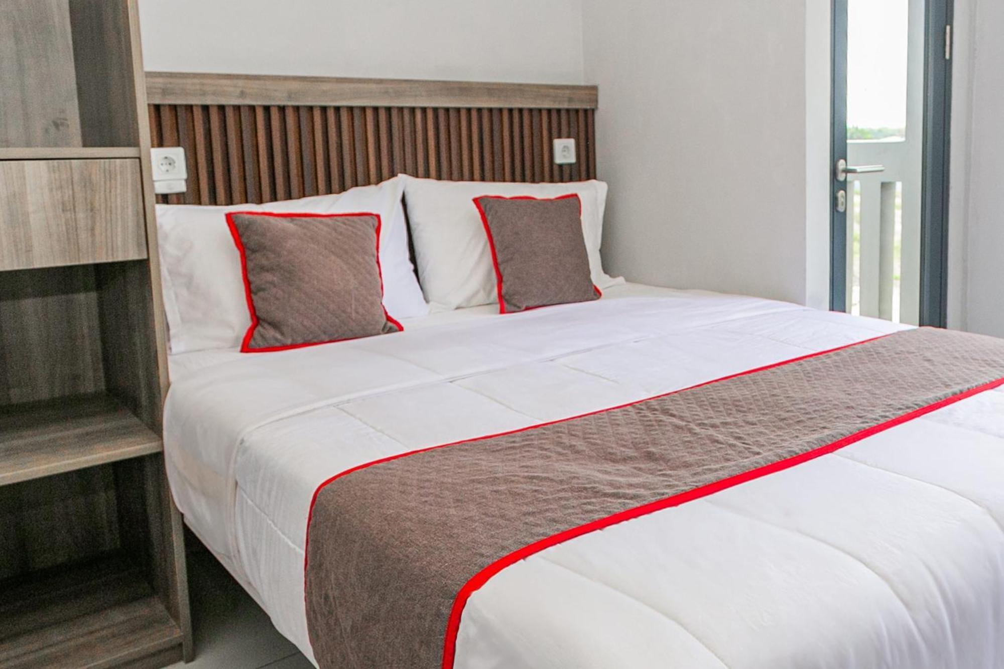 Hotel O Apartment Riverdale Cikarang Near Sgc Mall Бекаси Екстериор снимка